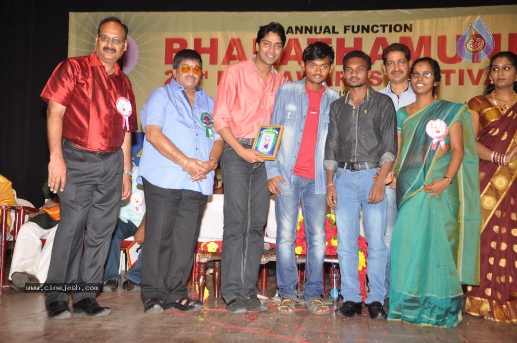 Celebs at Bharatamuni Awards - 1 / 250 photos