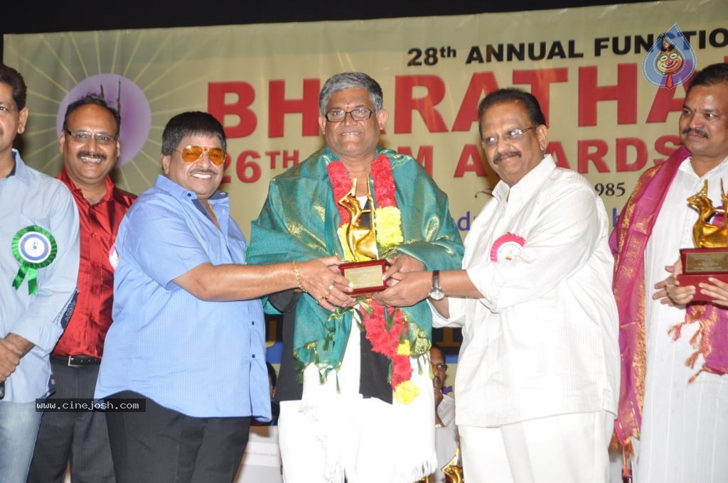 Celebs at Bharatamuni Awards - 15 / 250 photos