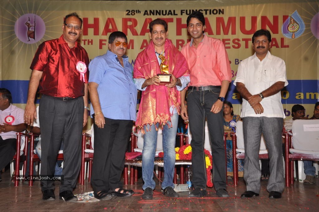 Celebs at Bharatamuni Awards - 29 / 250 photos