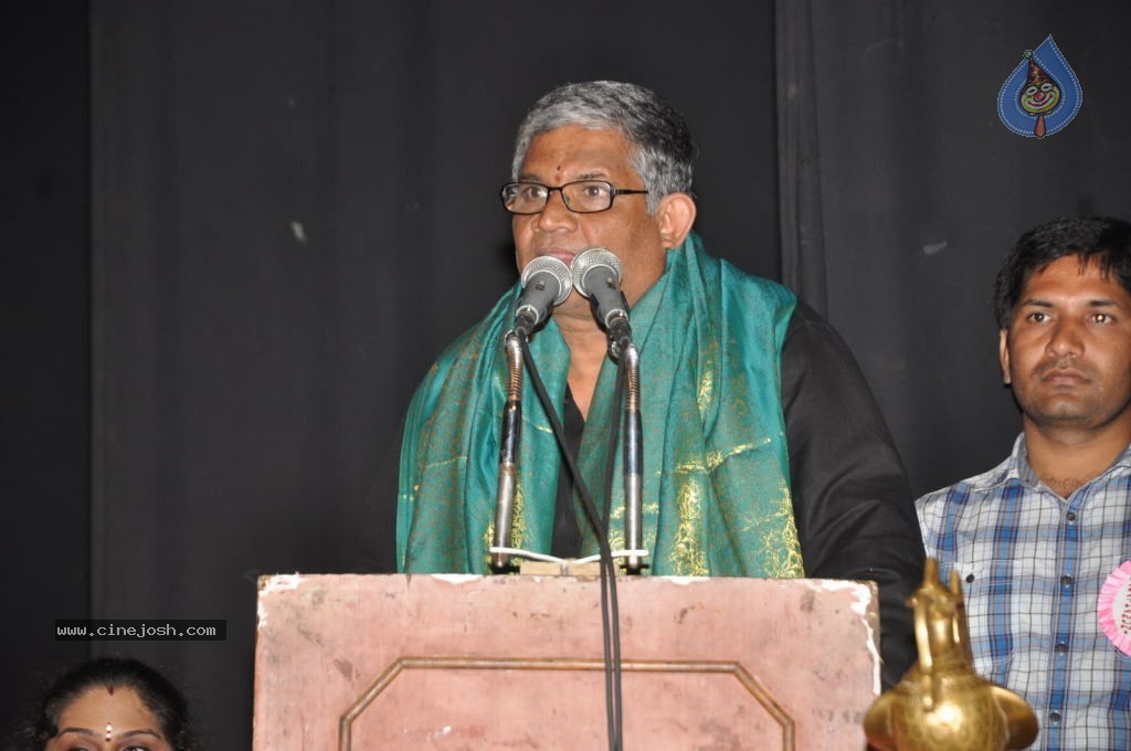 Celebs at Bharatamuni Awards - 35 / 250 photos