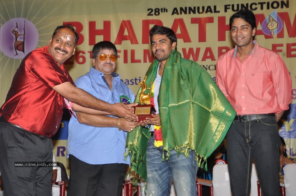 Celebs at Bharatamuni Awards - 45 / 250 photos