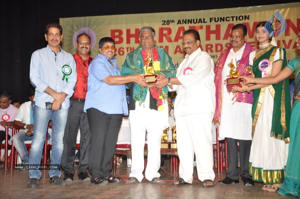 Celebs at Bharatamuni Awards - 49 / 250 photos