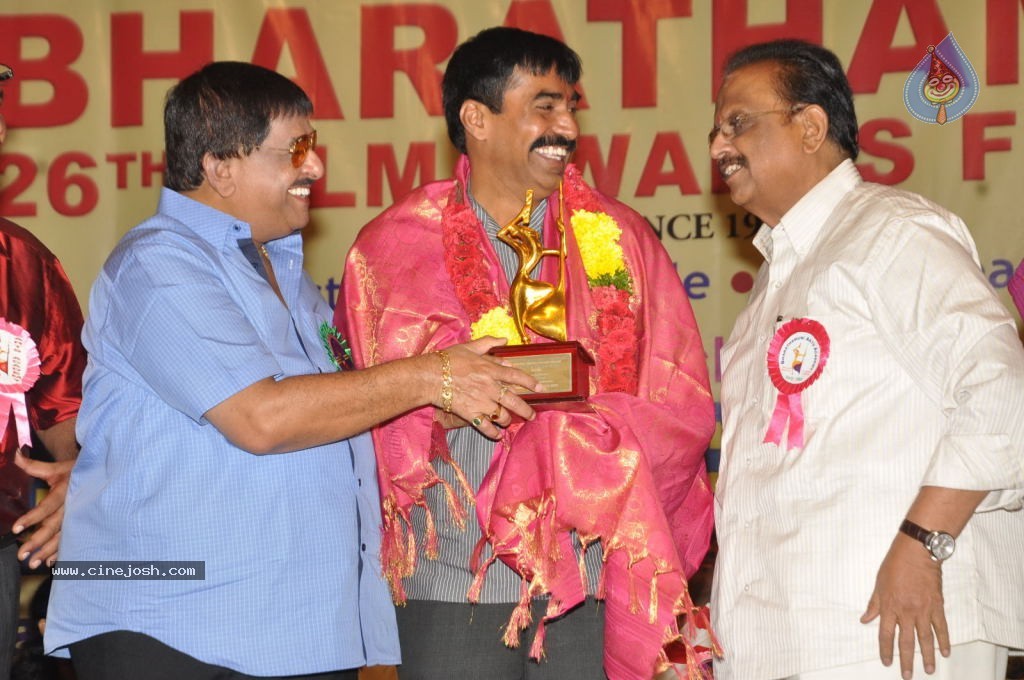 Celebs at Bharatamuni Awards - 60 / 250 photos