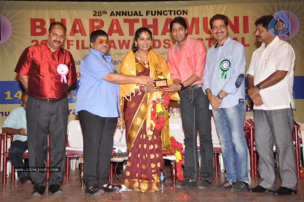 Celebs at Bharatamuni Awards - 74 / 250 photos