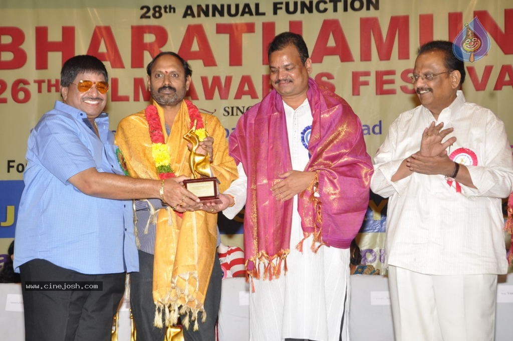 Celebs at Bharatamuni Awards - 75 / 250 photos