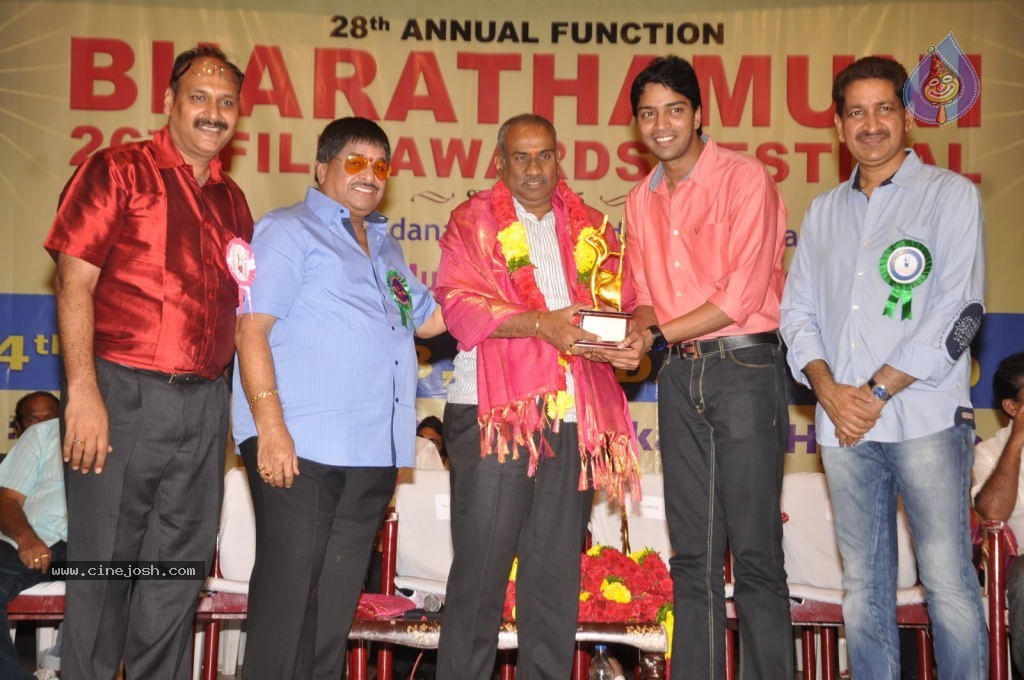 Celebs at Bharatamuni Awards - 85 / 250 photos