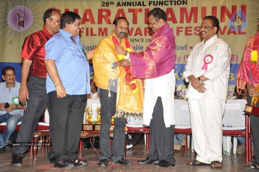 Celebs at Bharatamuni Awards - 88 / 250 photos