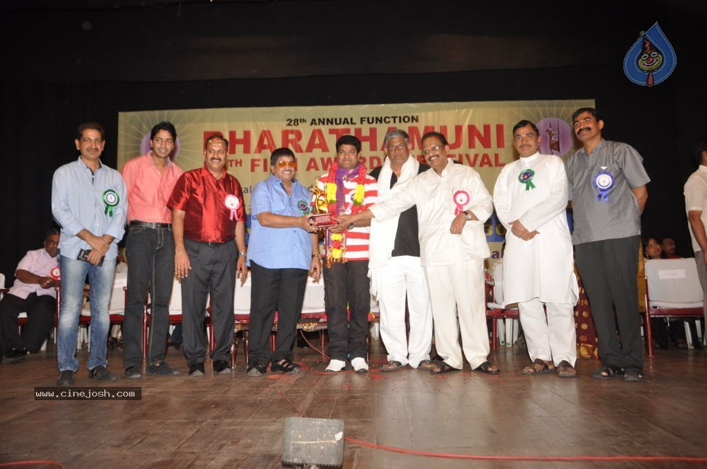 Celebs at Bharatamuni Awards - 109 / 250 photos