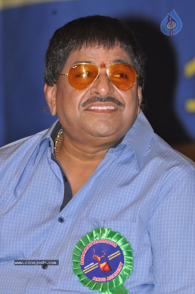 Celebs at Bharatamuni Awards - 110 / 250 photos