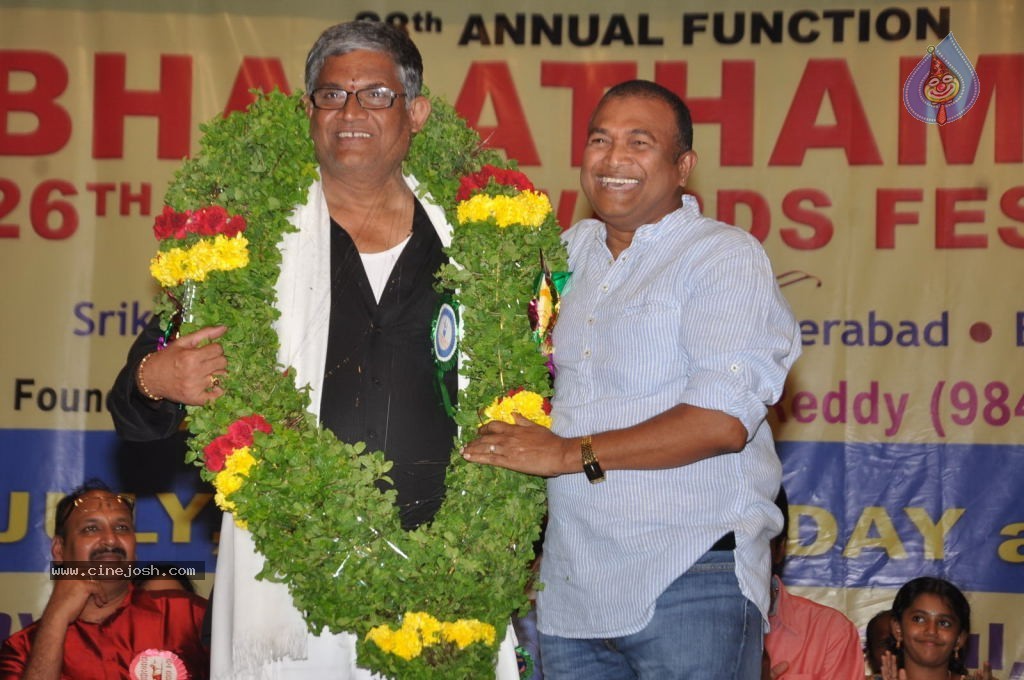 Celebs at Bharatamuni Awards - 125 / 250 photos