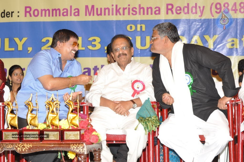 Celebs at Bharatamuni Awards - 137 / 250 photos