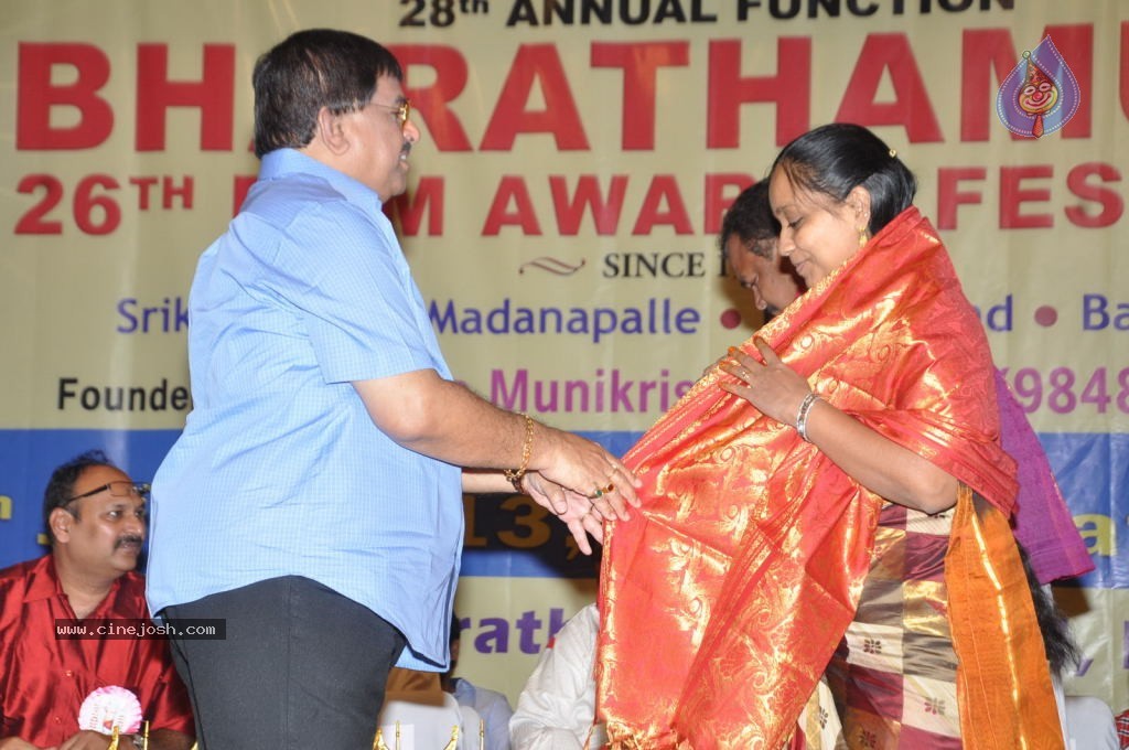 Celebs at Bharatamuni Awards - 149 / 250 photos