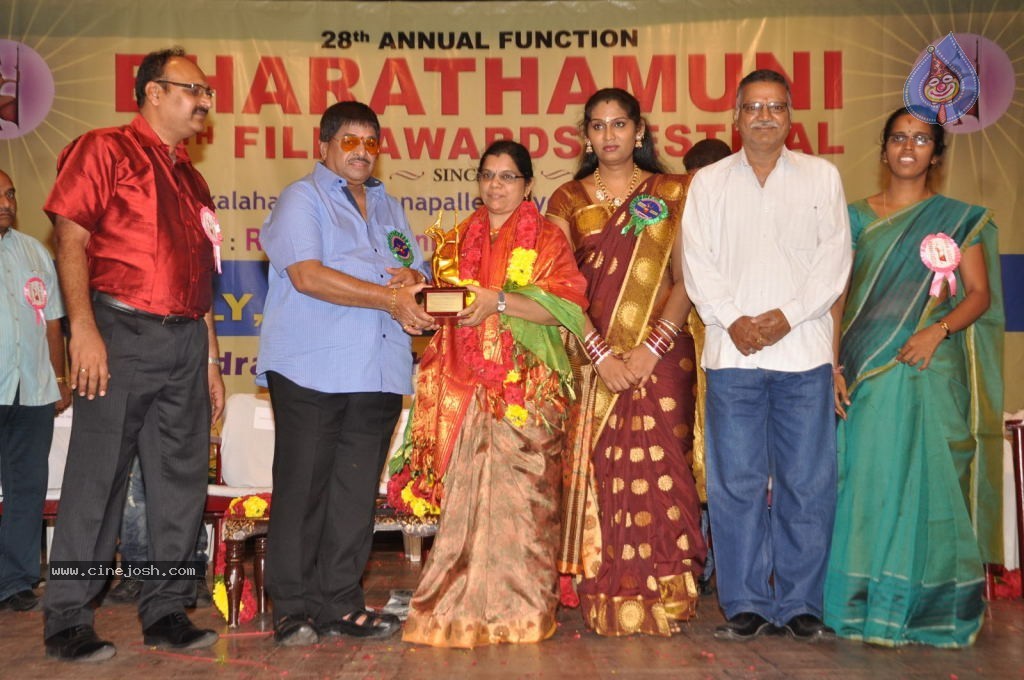 Celebs at Bharatamuni Awards - 164 / 250 photos