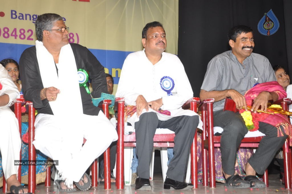 Celebs at Bharatamuni Awards - 169 / 250 photos