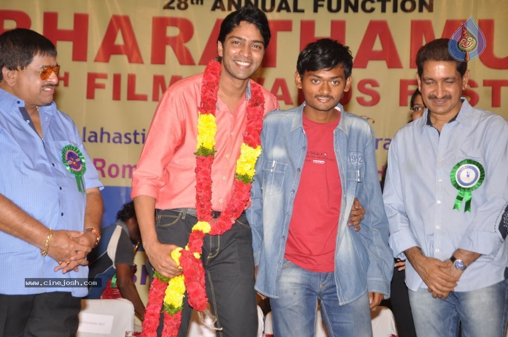 Celebs at Bharatamuni Awards - 184 / 250 photos