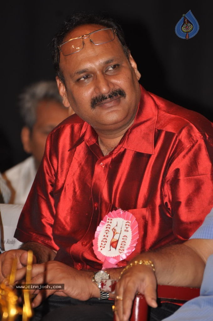 Celebs at Bharatamuni Awards - 190 / 250 photos