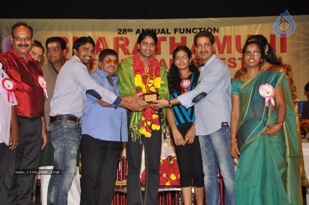 Celebs at Bharatamuni Awards - 194 / 250 photos