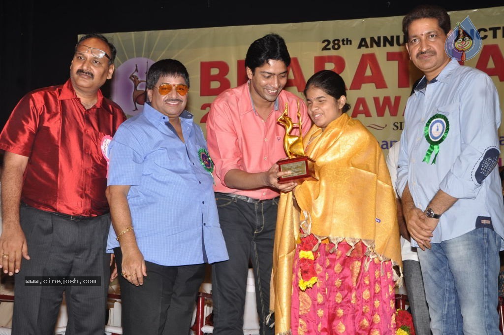 Celebs at Bharatamuni Awards - 207 / 250 photos