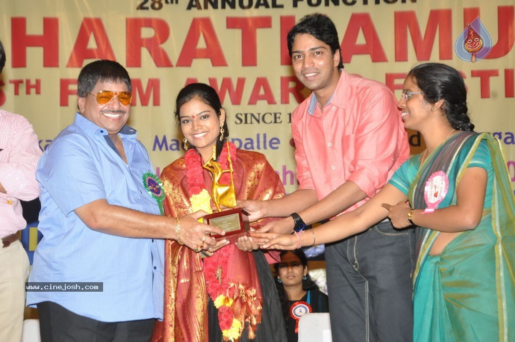 Celebs at Bharatamuni Awards - 215 / 250 photos