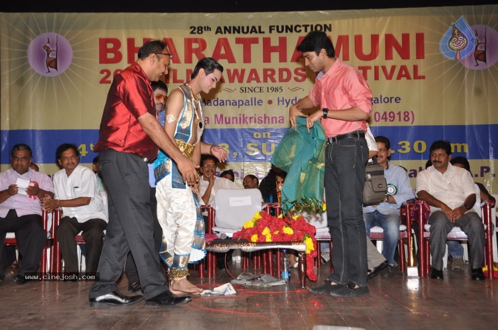 Celebs at Bharatamuni Awards - 217 / 250 photos