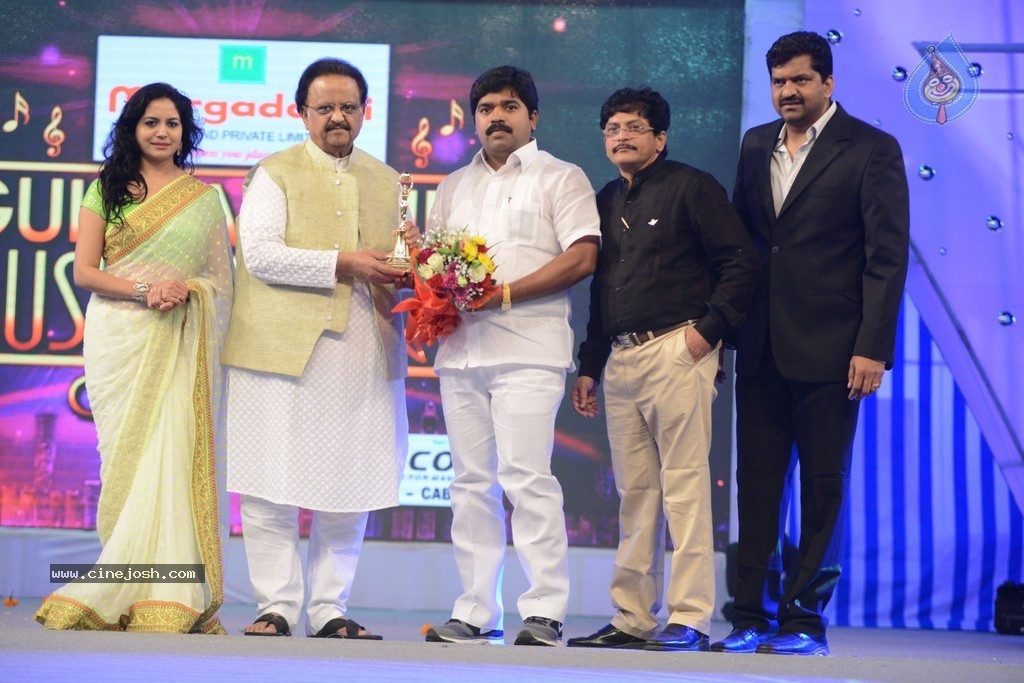 Celebs at Gama Awards 2013 - 39 / 321 photos