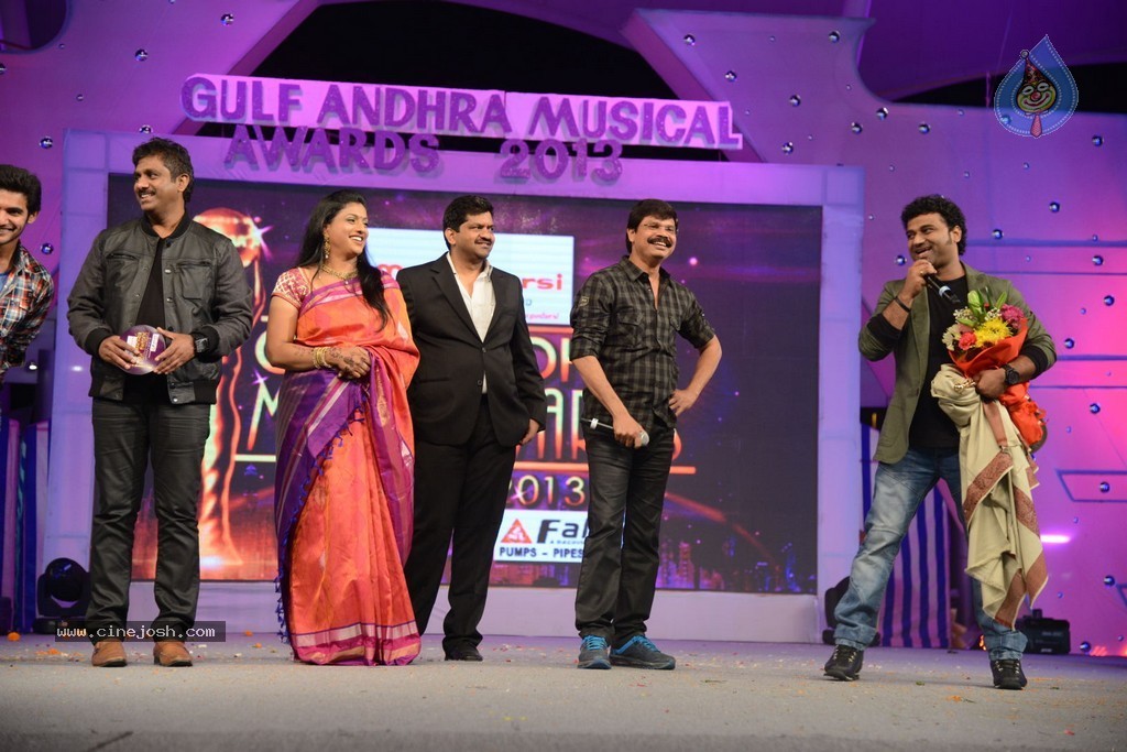 Celebs at Gama Awards 2013 - 86 / 321 photos