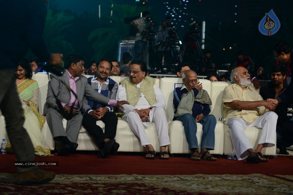 Celebs at Gama Awards 2013 - 98 / 321 photos