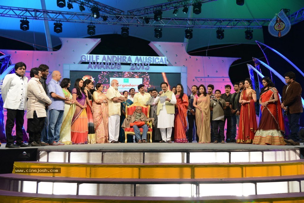 Celebs at Gama Awards 2013 - 100 / 321 photos