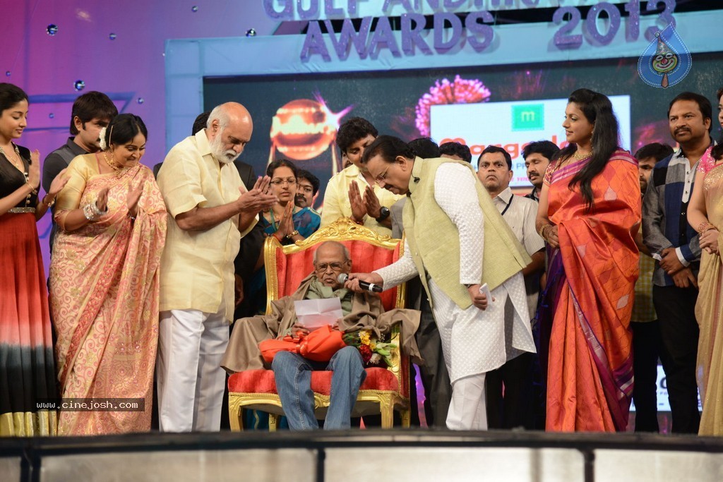 Celebs at Gama Awards 2013 - 125 / 321 photos