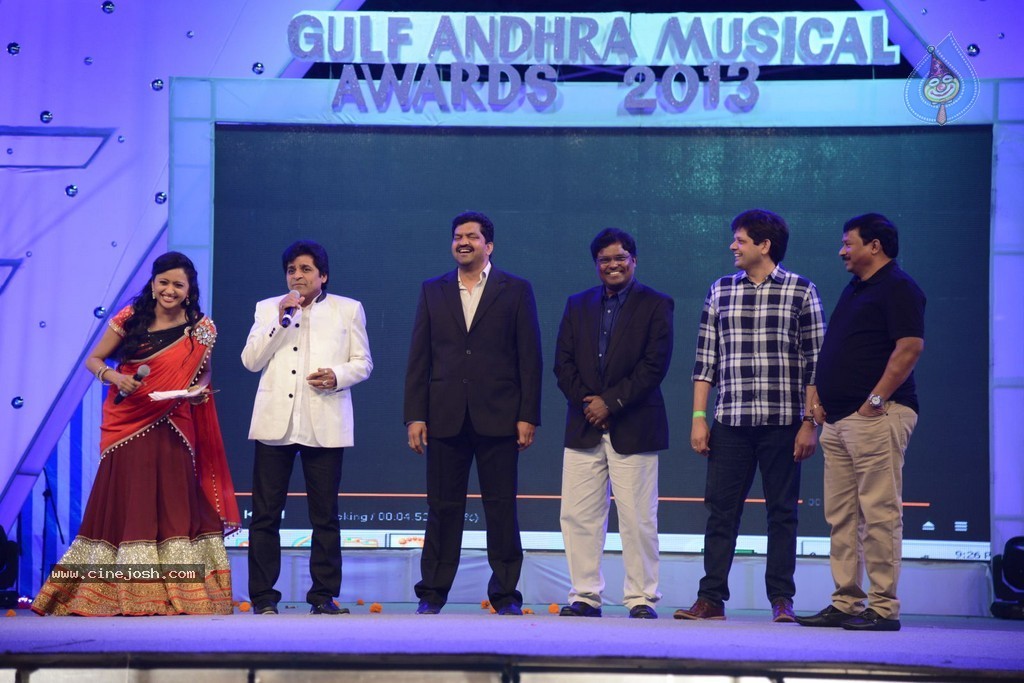 Celebs at Gama Awards 2013 - 192 / 321 photos