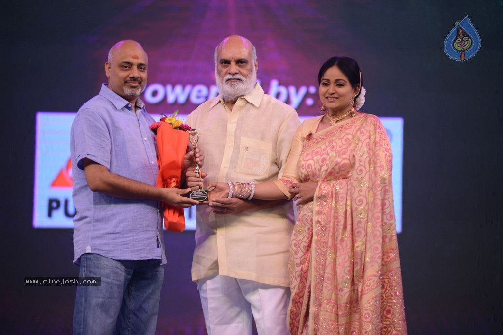 Celebs at Gama Awards 2013 - 223 / 321 photos