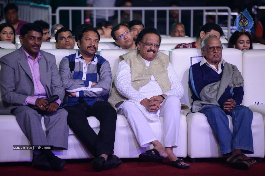 Celebs at Gama Awards 2013 - 258 / 321 photos