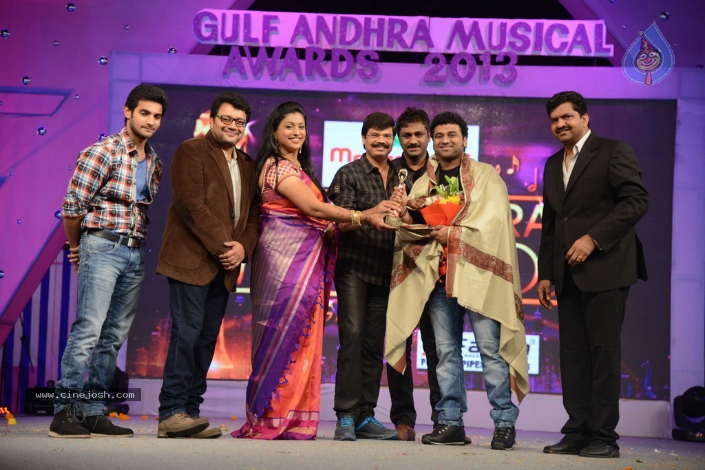 Celebs at Gama Awards 2013 - 299 / 321 photos