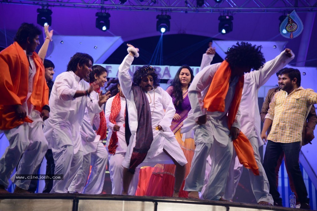 Celebs at Gama Awards 2013 - 321 / 321 photos