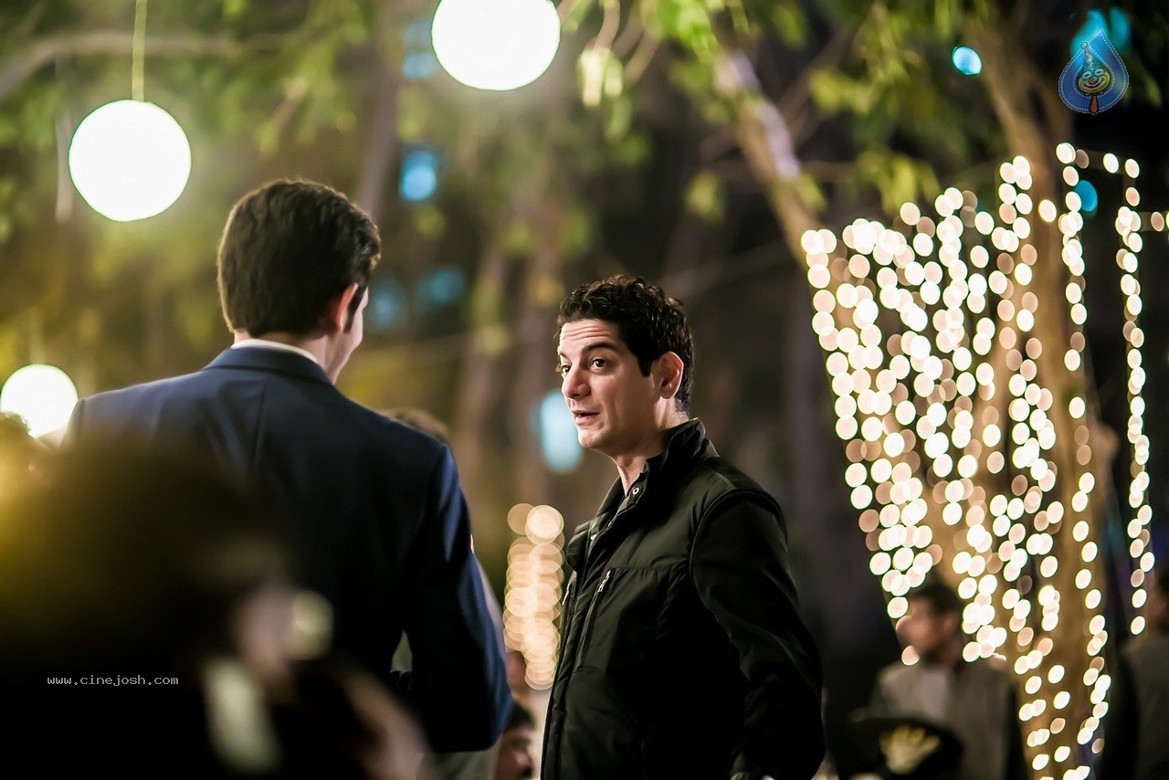 Celebs at Hundred Hearts Glamorous Charity Dinner 02 - 53 / 105 photos