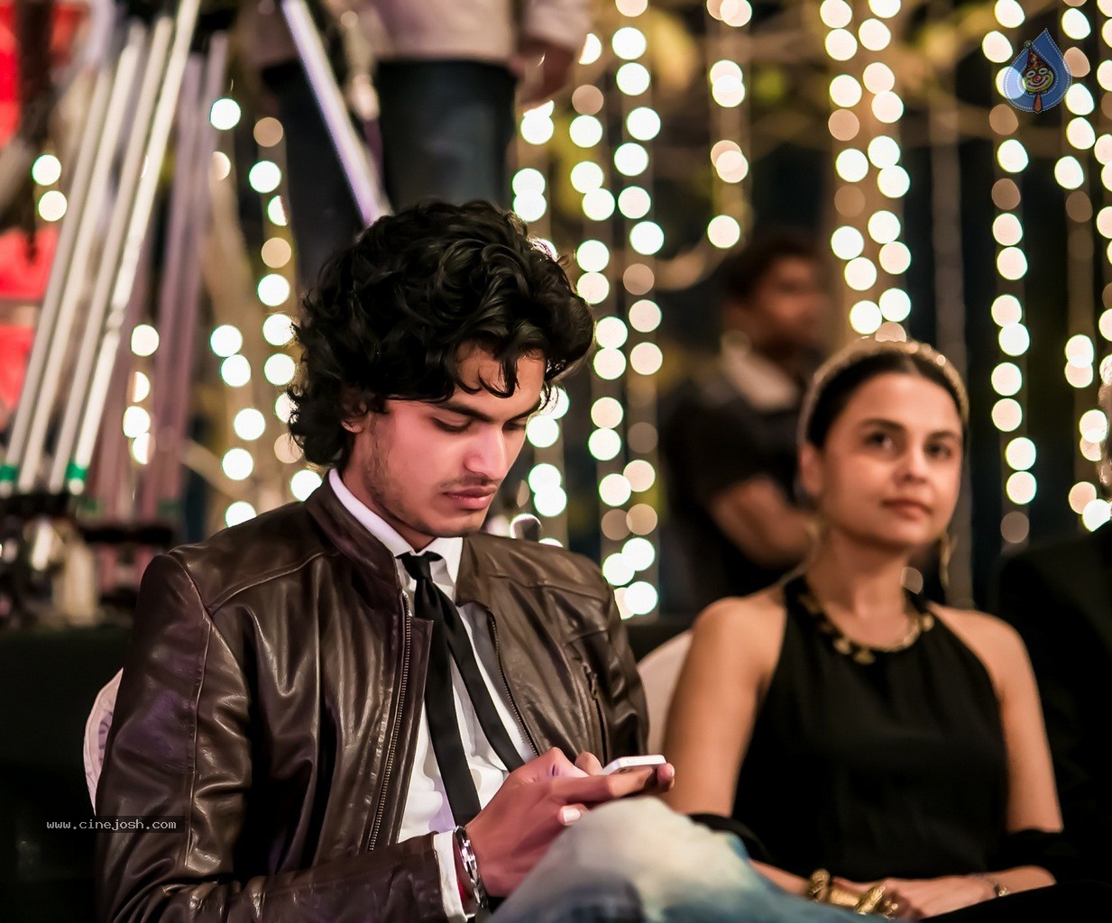 Celebs at Hundred Hearts Glamorous Charity Dinner 02 - 56 / 105 photos