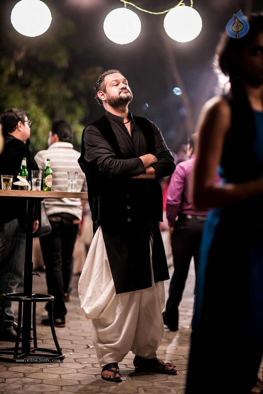 Celebs at Hundred Hearts Glamorous Charity Dinner 02 - 89 / 105 photos