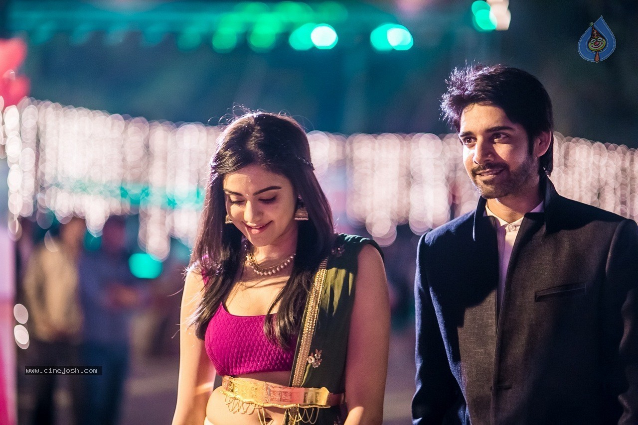 Celebs at Hundred Hearts Glamorous Charity Dinner 01 - 25 / 105 photos