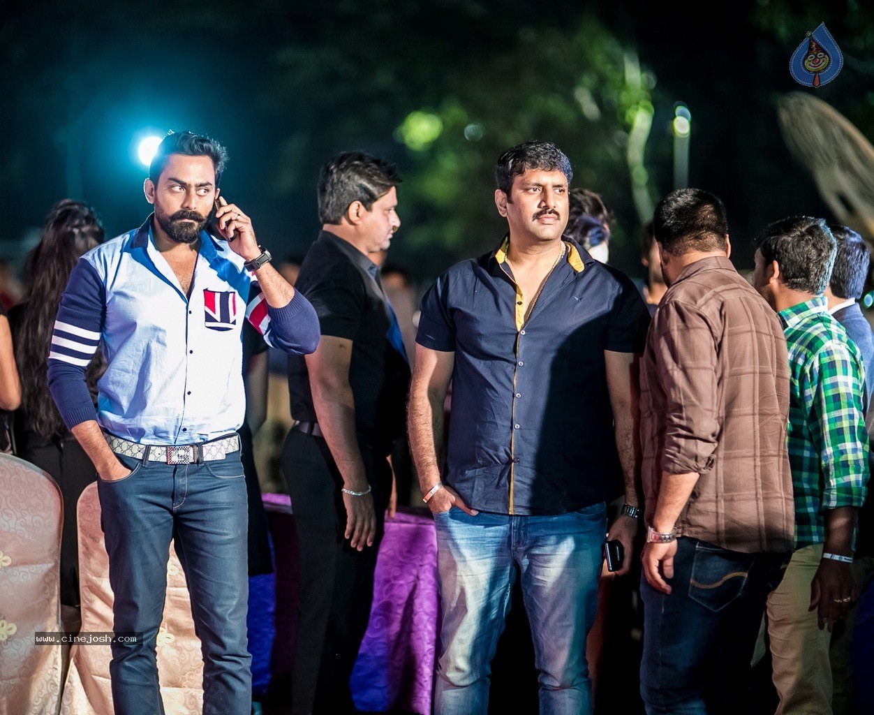 Celebs at Hundred Hearts Glamorous Charity Dinner 01 - 34 / 105 photos