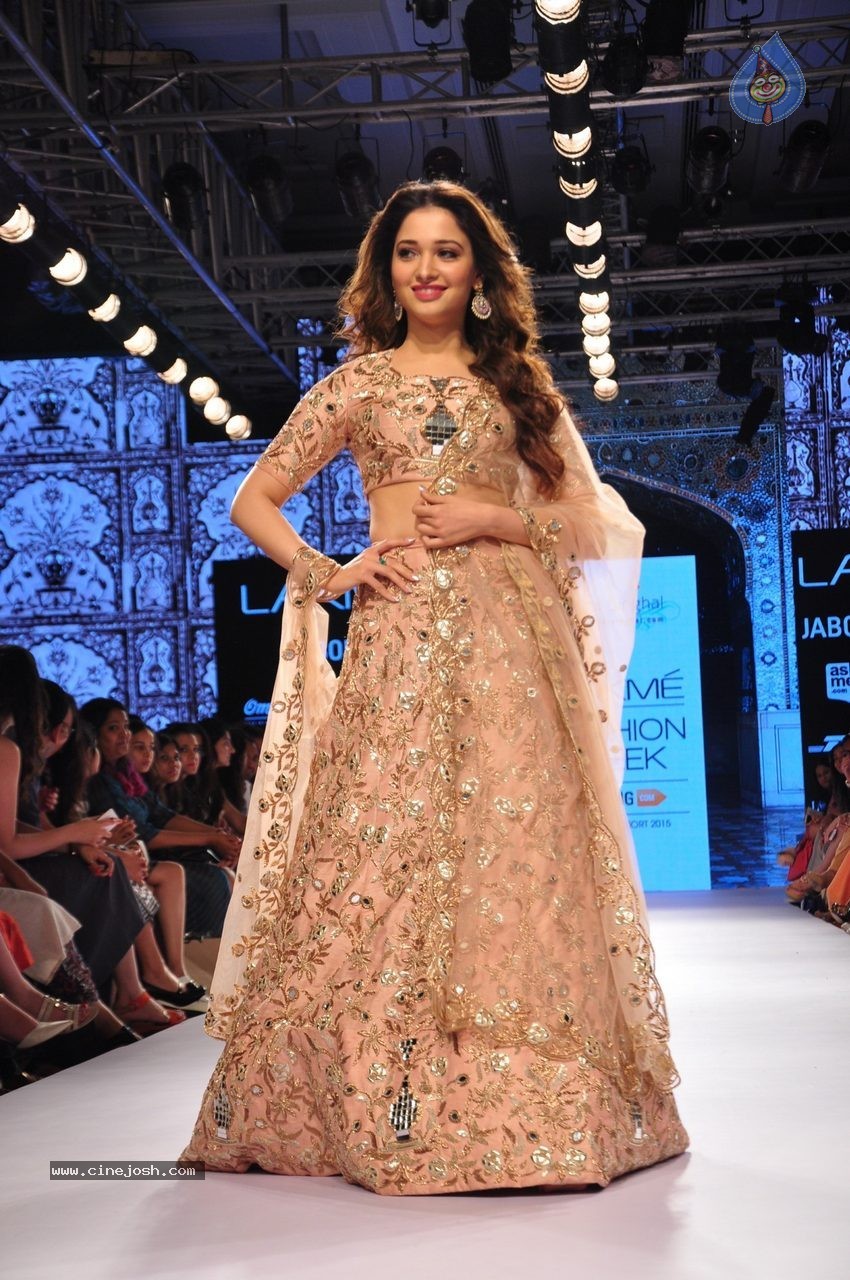 Celebs at Lakme Fahion Week 2015 - 6 / 60 photos