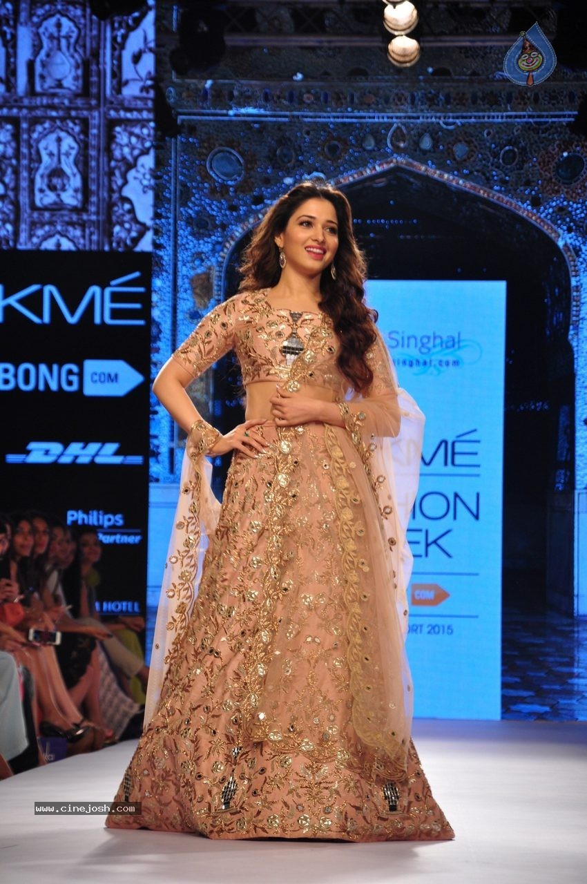 Celebs at Lakme Fahion Week 2015 - 40 / 60 photos