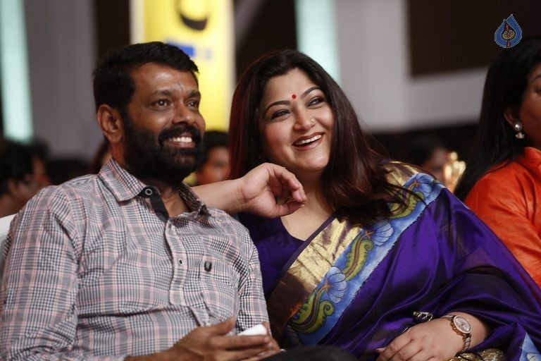 Celebs at Mirchi Music Awards 2014 Photos 2 - 35 / 63 photos