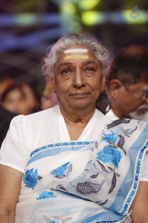 Celebs at Mirchi Music Awards 2014 Photos 2 - 43 / 63 photos