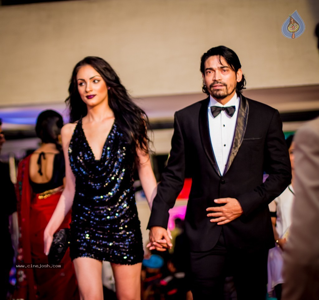 Celebs at SIIMA 2014 - 27 / 431 photos