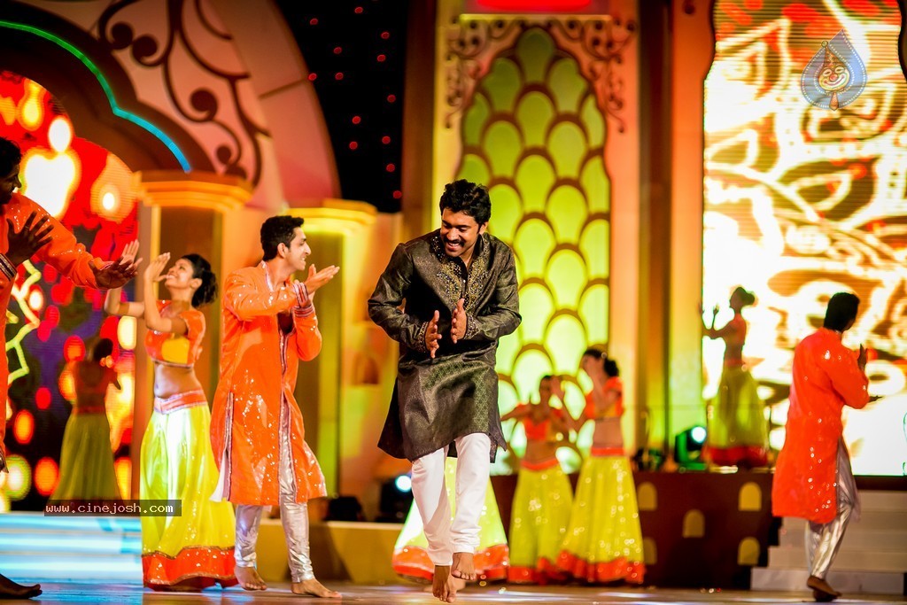 Celebs at SIIMA 2014 - 58 / 431 photos