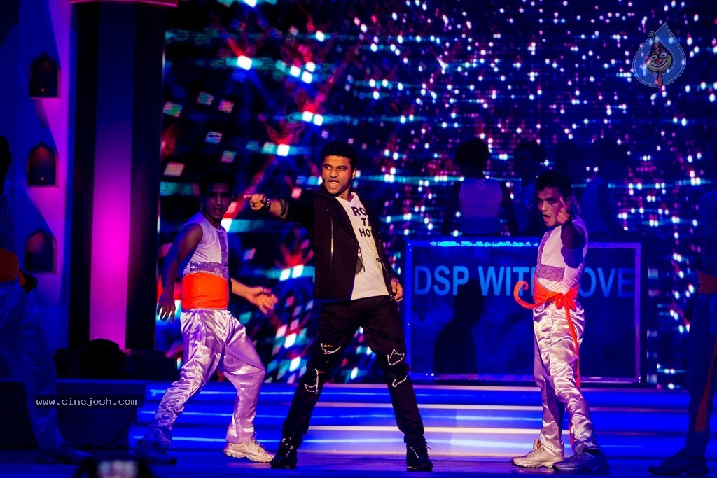 Celebs at SIIMA 2014 - 101 / 431 photos