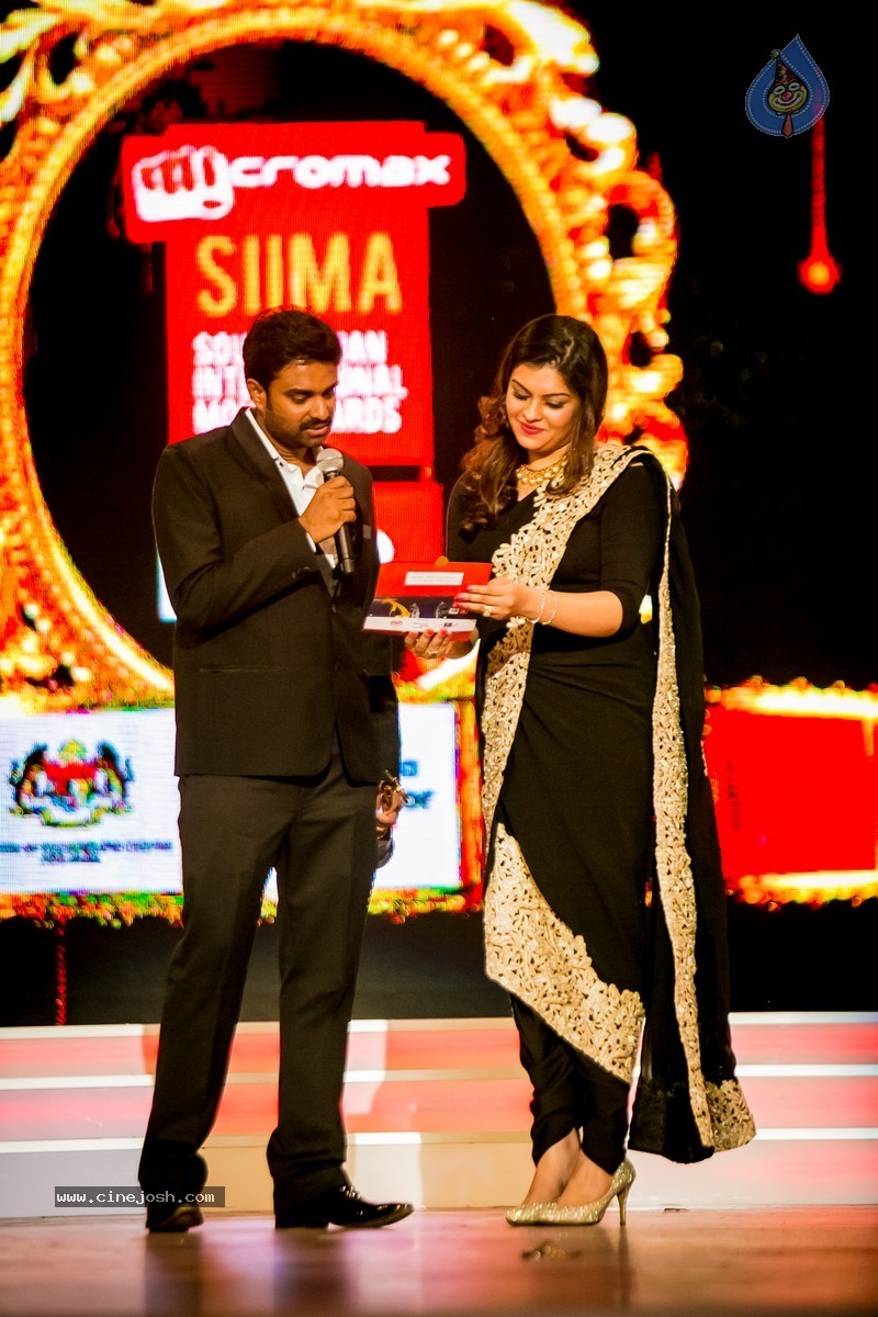Celebs at SIIMA 2014 - 120 / 431 photos