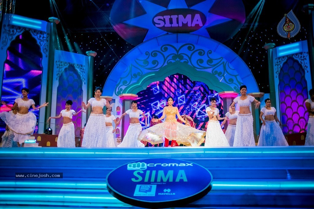 Celebs at SIIMA 2014 - 129 / 431 photos