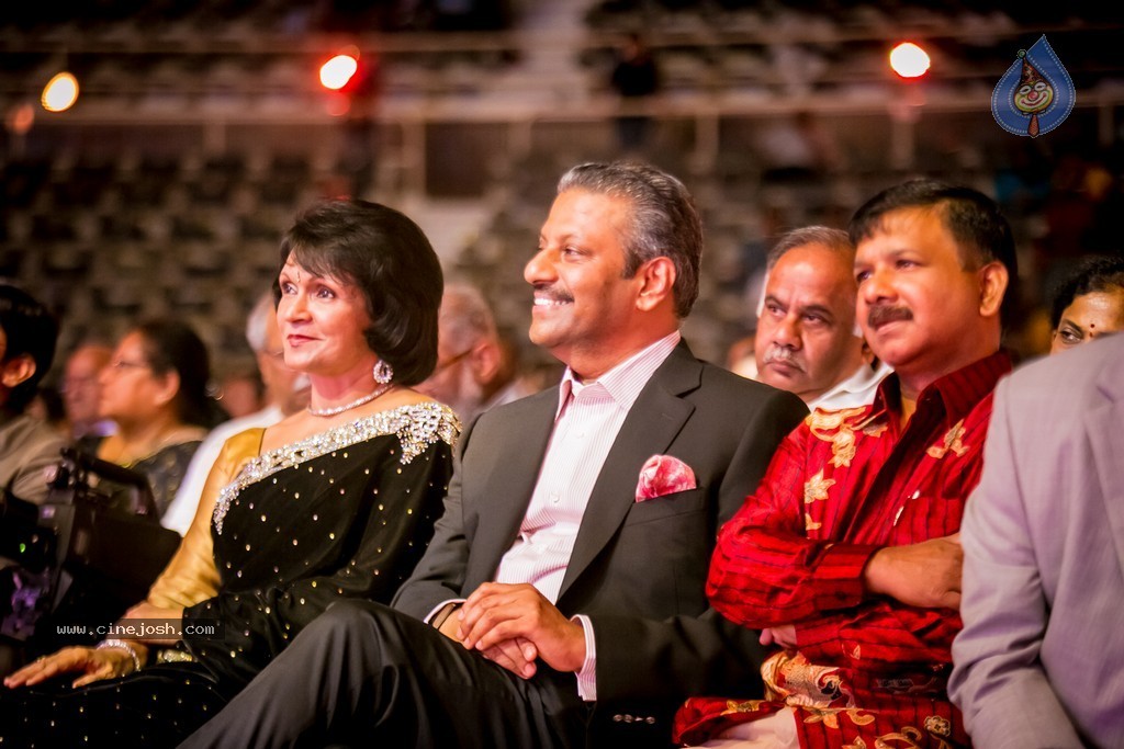 Celebs at SIIMA 2014 - 141 / 431 photos