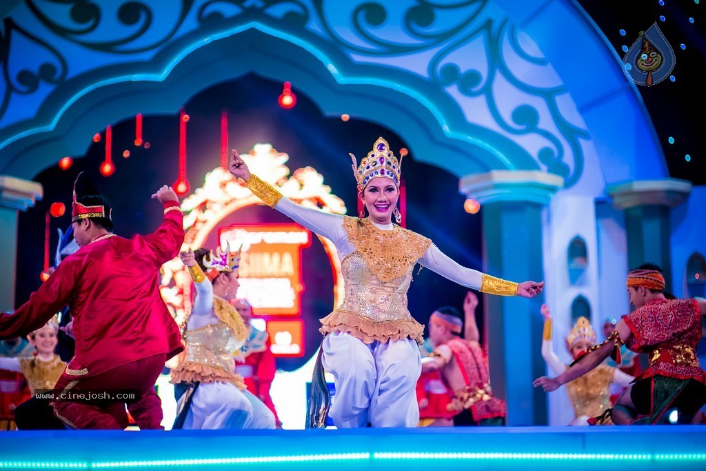 Celebs at SIIMA 2014 - 215 / 431 photos